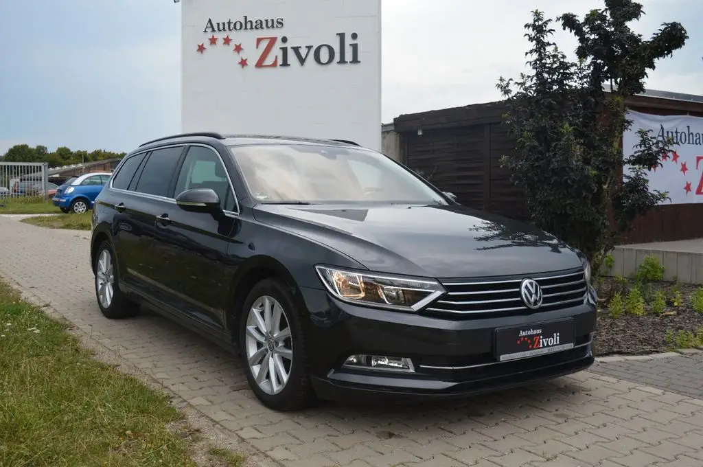 Photo 1 : Volkswagen Passat 2017 Essence