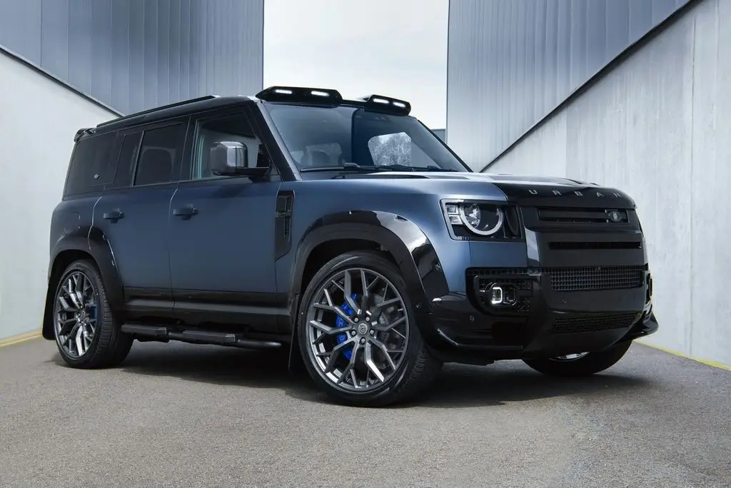 Photo 1 : Land Rover Defender 2023 Hybrid