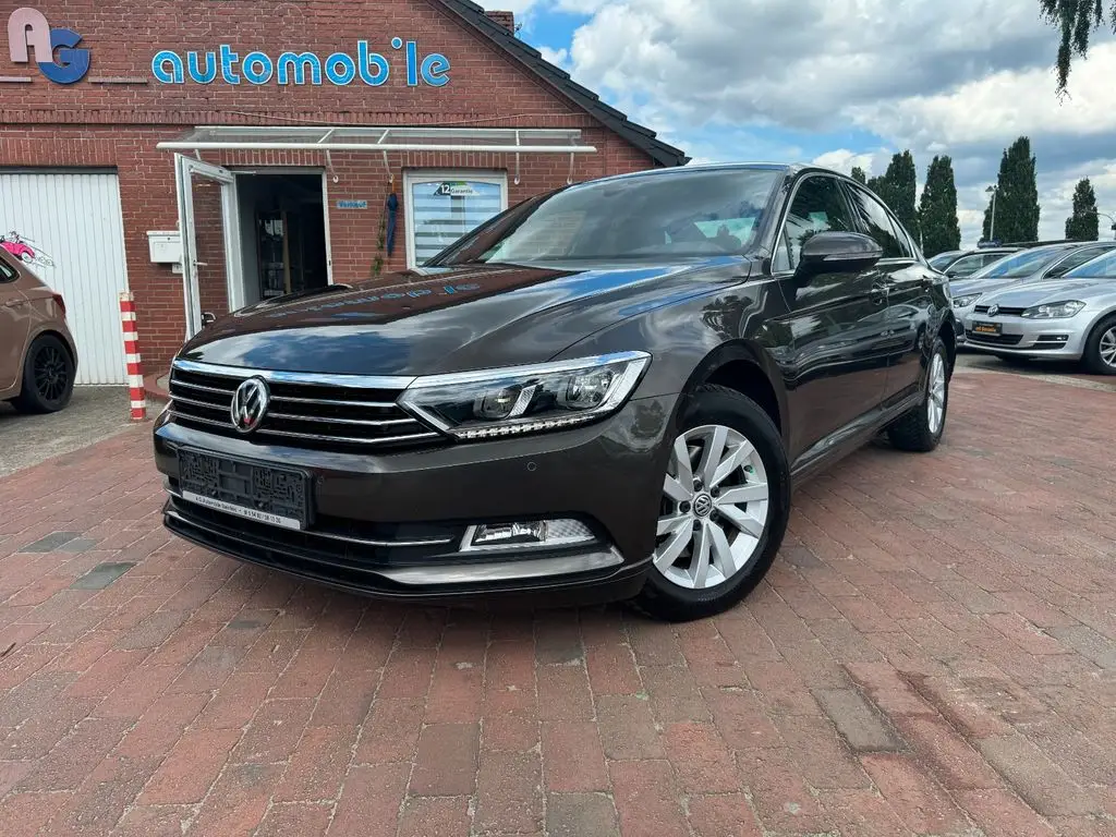 Photo 1 : Volkswagen Passat 2018 Diesel