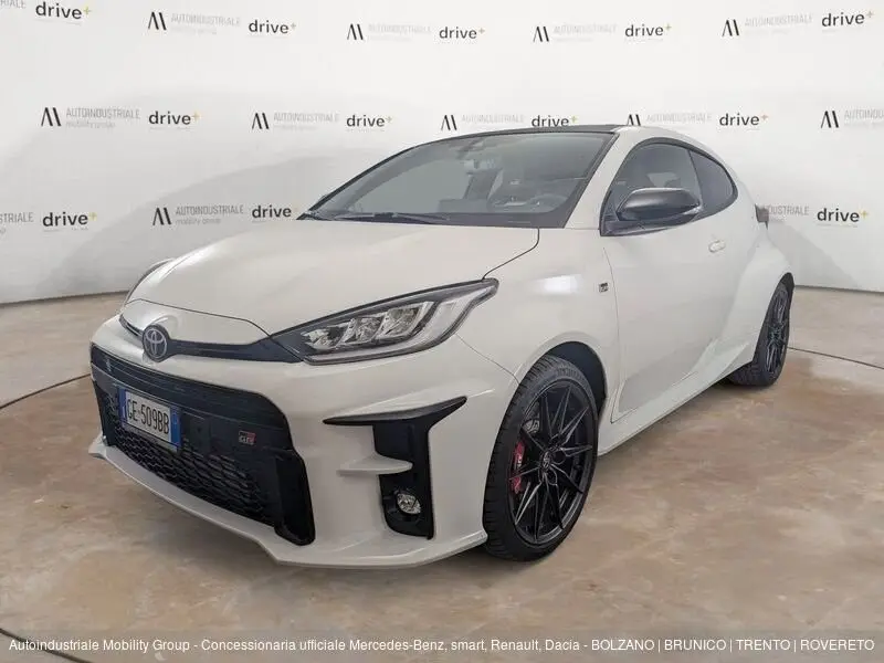 Photo 1 : Toyota Yaris 2021 Petrol