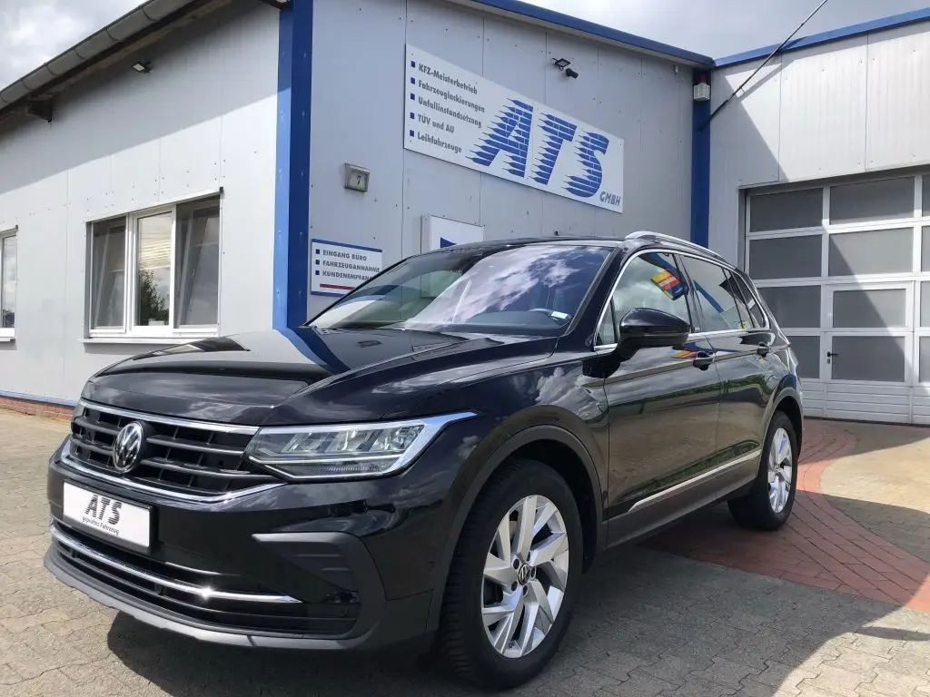 Photo 1 : Volkswagen Tiguan 2023 Essence