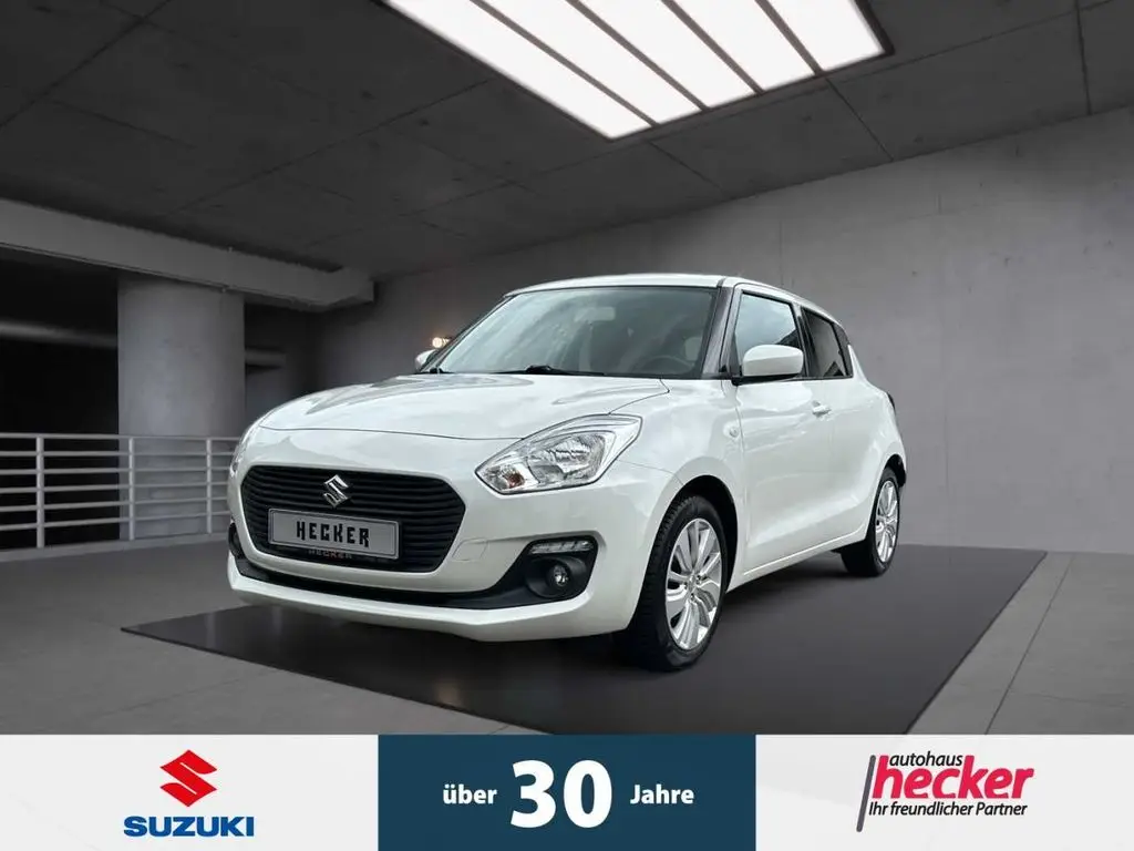 Photo 1 : Suzuki Swift 2019 Petrol