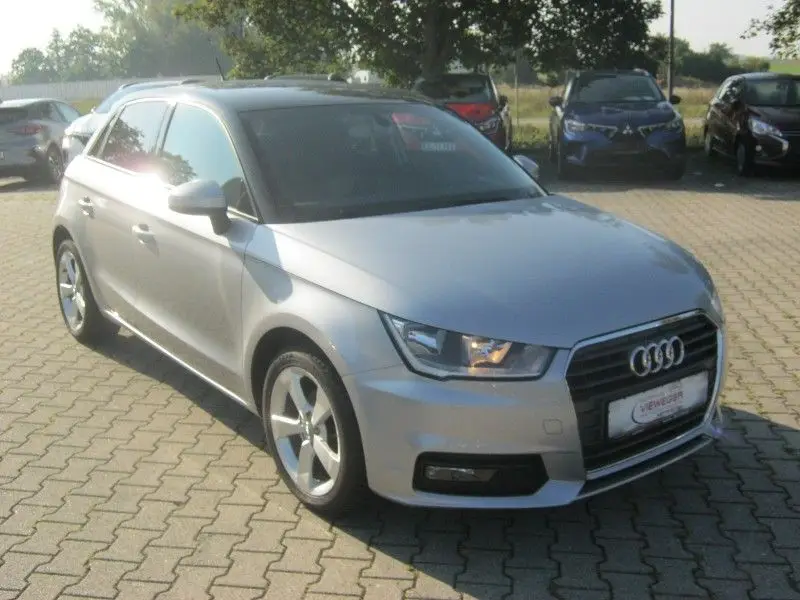 Photo 1 : Audi A1 2019 Essence