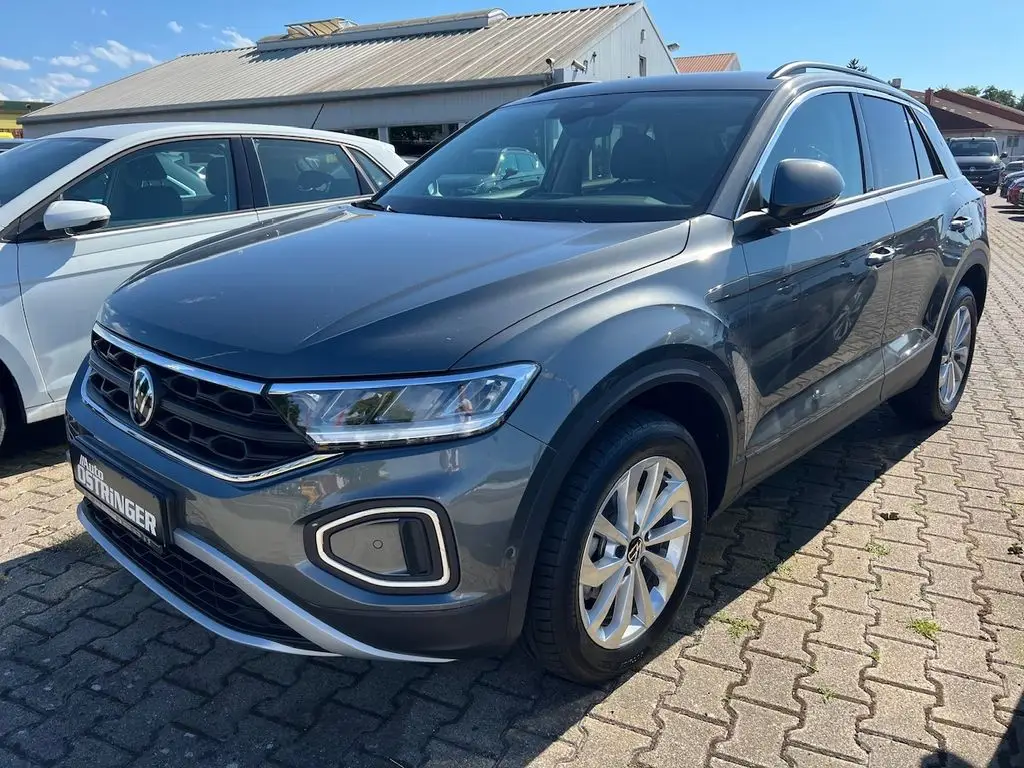 Photo 1 : Volkswagen T-roc 2023 Petrol