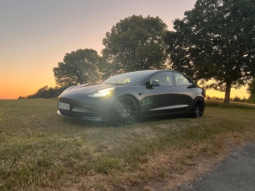 Photo 1 : Tesla Model 3 2020 Non renseigné