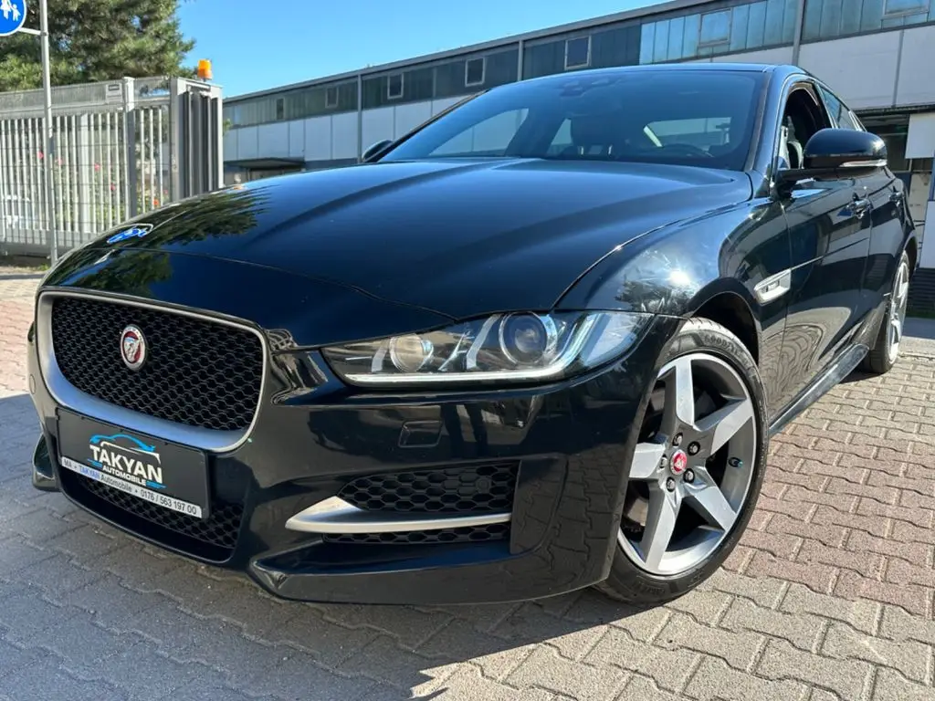 Photo 1 : Jaguar Xe 2017 Diesel