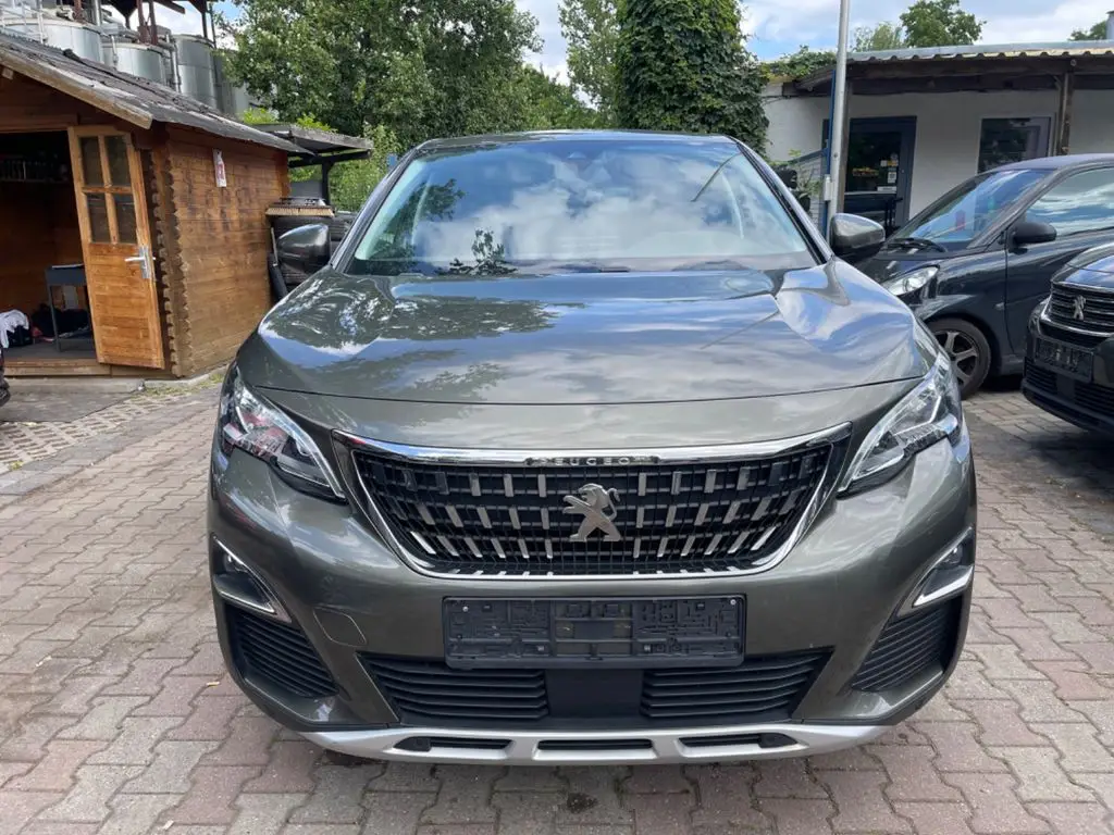 Photo 1 : Peugeot 3008 2018 Petrol