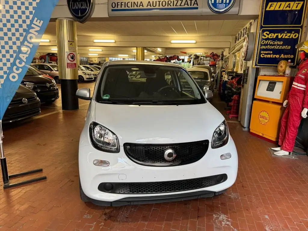 Photo 1 : Smart Forfour 2016 Petrol