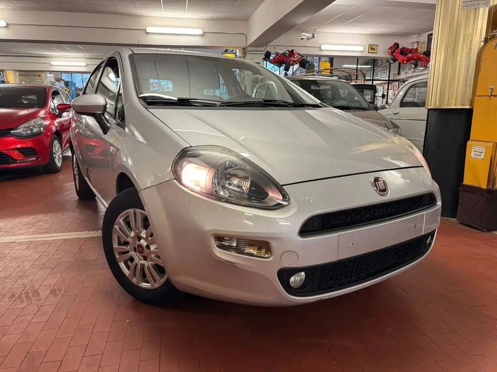 Photo 1 : Fiat Punto 2015 Essence