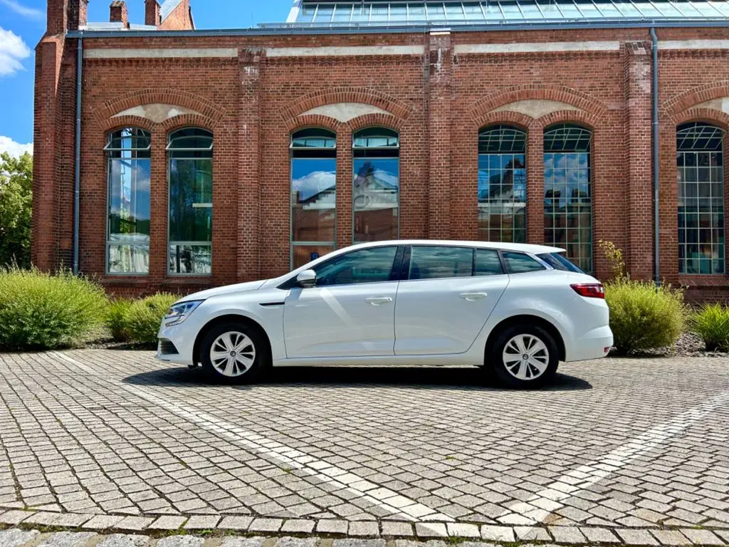 Photo 1 : Renault Megane 2019 Petrol