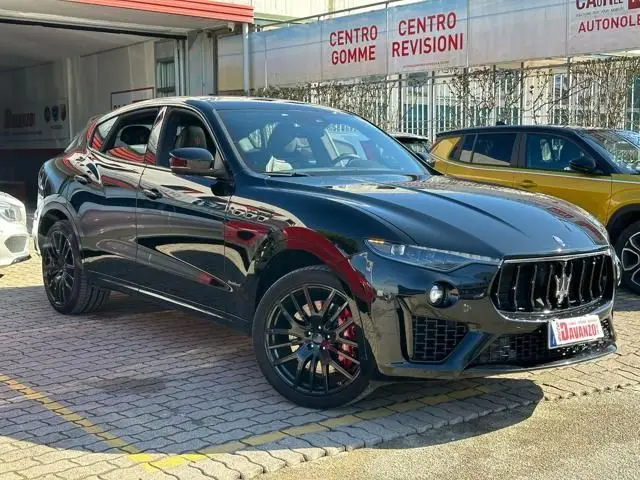 Photo 1 : Maserati Levante 2018 Essence