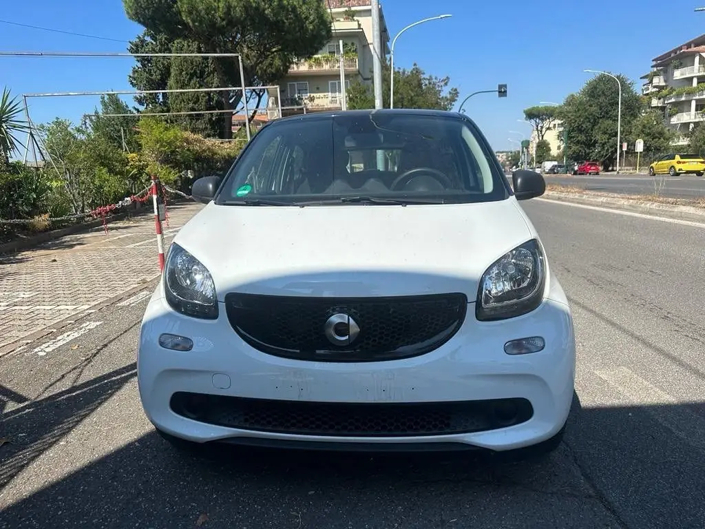 Photo 1 : Smart Forfour 2019 Petrol