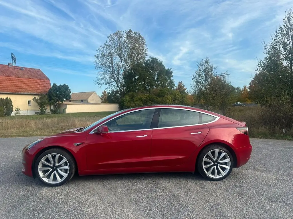 Photo 1 : Tesla Model 3 2019 Non renseigné