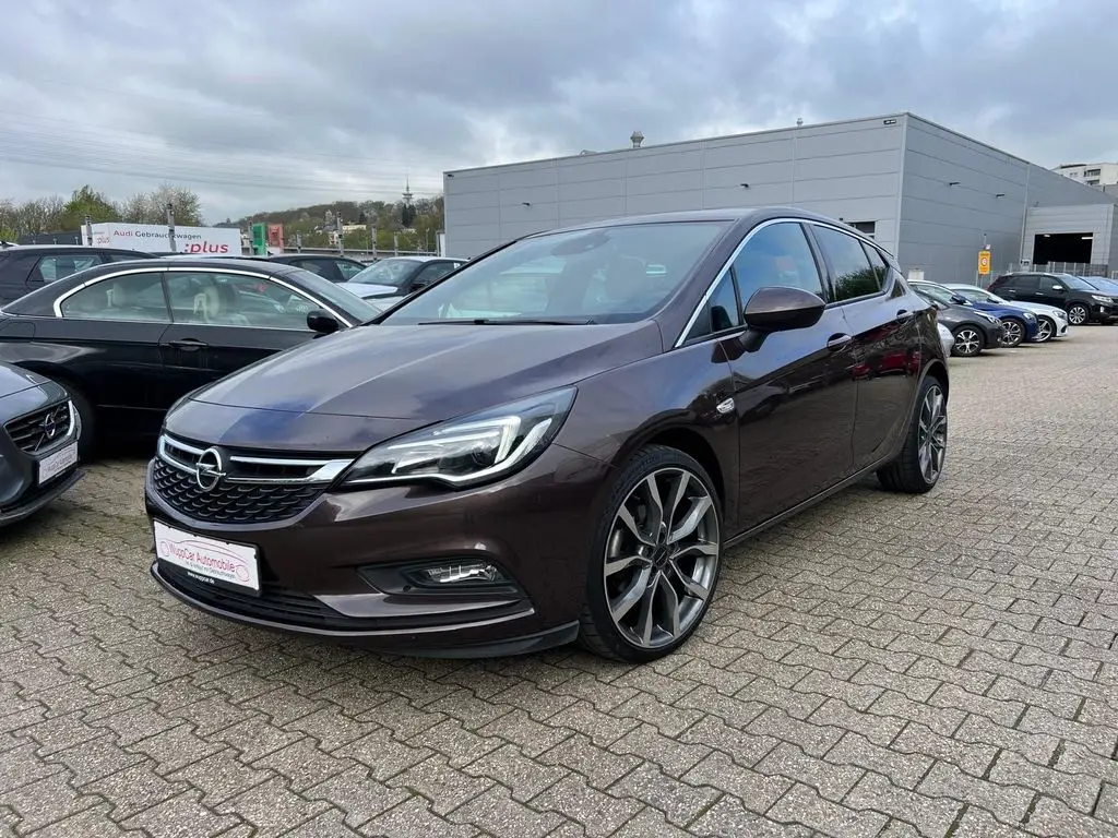 Photo 1 : Opel Astra 2016 Petrol