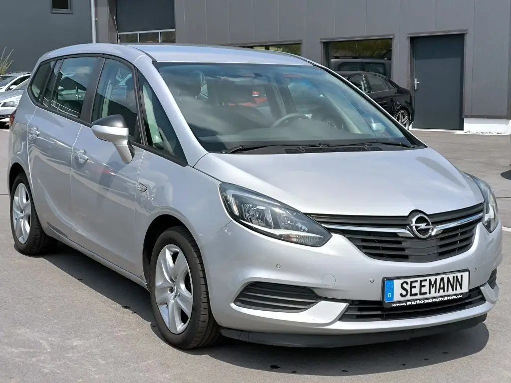 Photo 1 : Opel Zafira 2018 Diesel