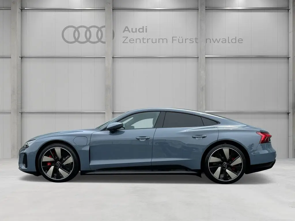 Photo 1 : Audi E-tron 2023 Non renseigné