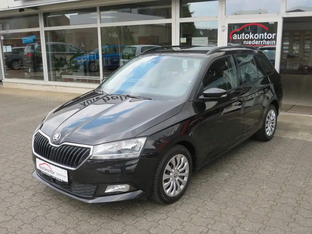 Photo 1 : Skoda Fabia 2021 Essence