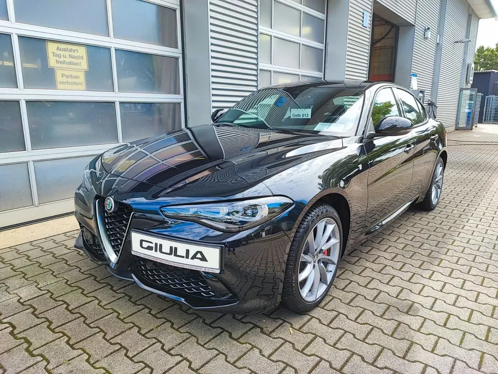 Photo 1 : Alfa Romeo Giulia 2023 Petrol