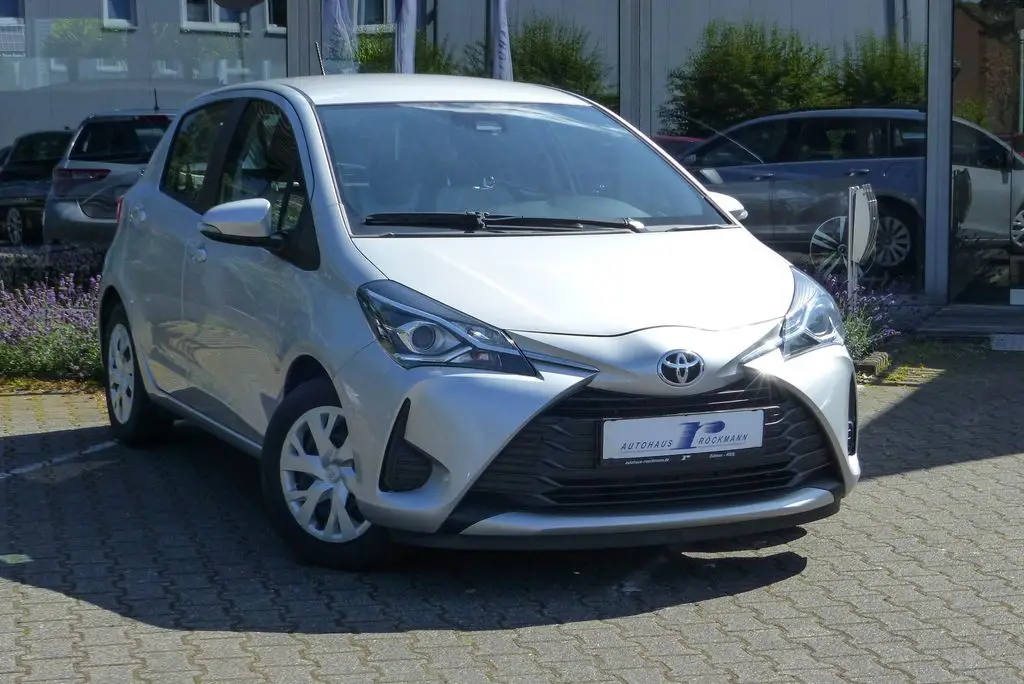 Photo 1 : Toyota Yaris 2019 Petrol