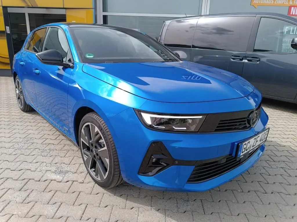 Photo 1 : Opel Astra 2023 Non renseigné