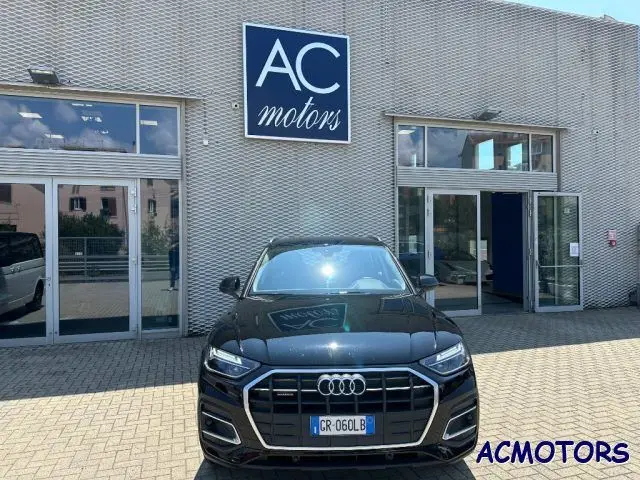 Photo 1 : Audi Q5 2023 Hybrid