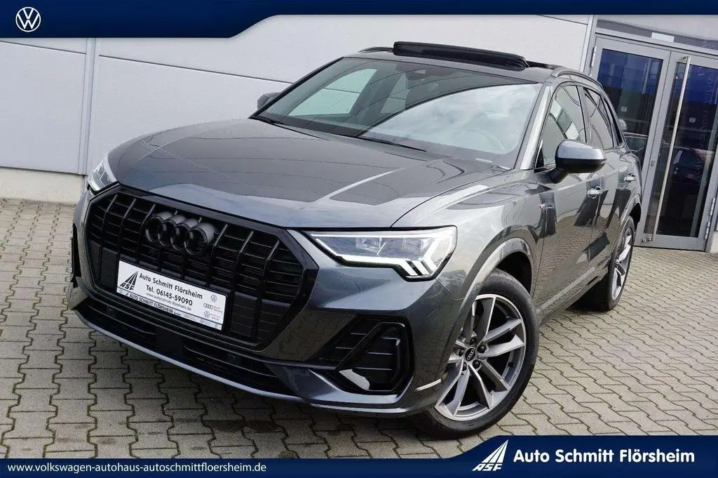 Photo 1 : Audi Q3 2024 Petrol