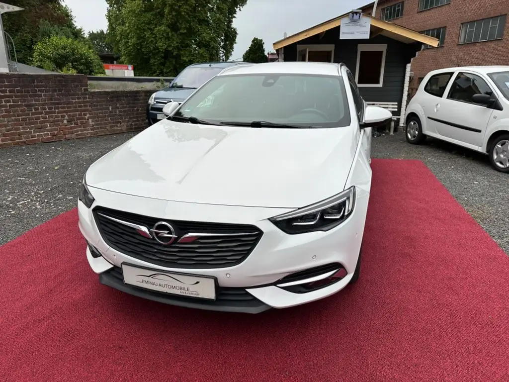 Photo 1 : Opel Insignia 2017 Essence