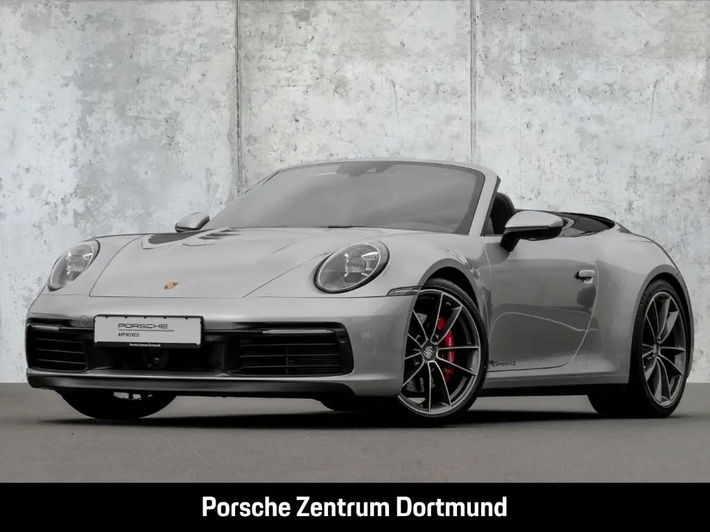 Photo 1 : Porsche 992 2022 Essence