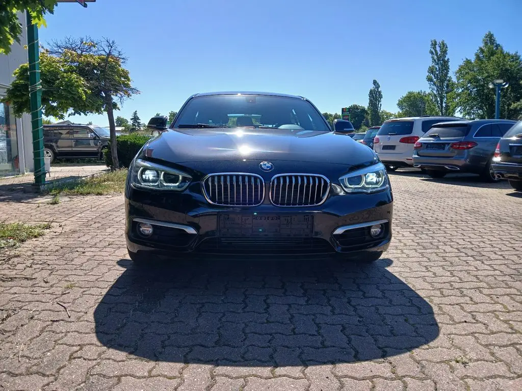 Photo 1 : Bmw Serie 1 2018 Diesel