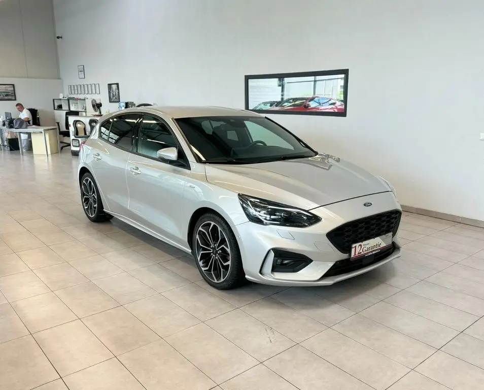 Photo 1 : Ford Focus 2019 Petrol