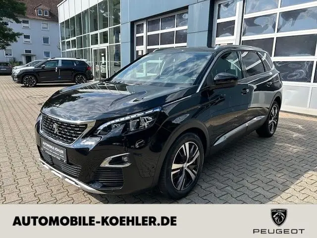 Photo 1 : Peugeot 5008 2019 Essence