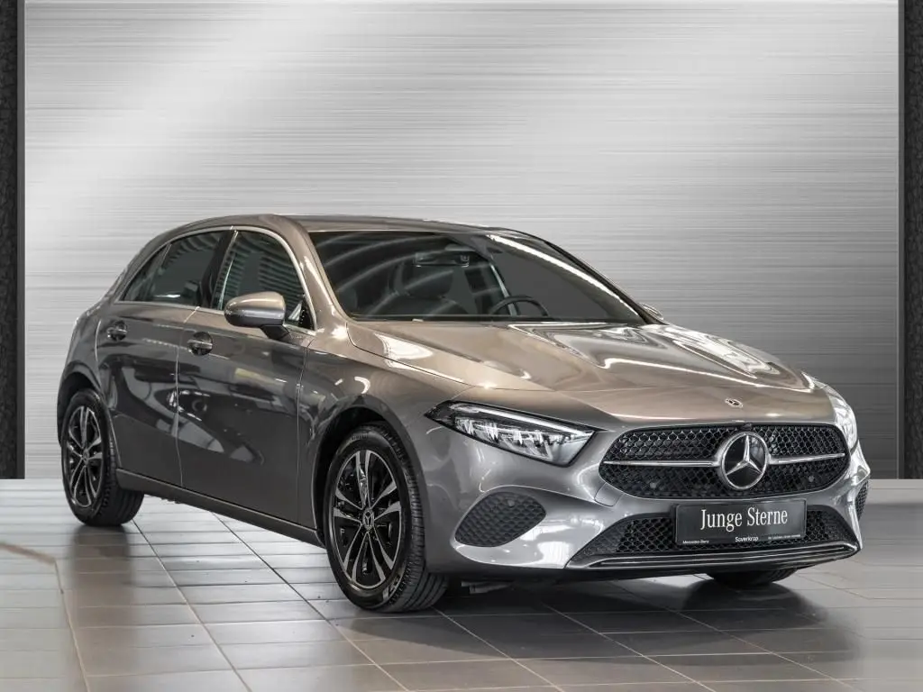 Photo 1 : Mercedes-benz Classe A 2023 Essence