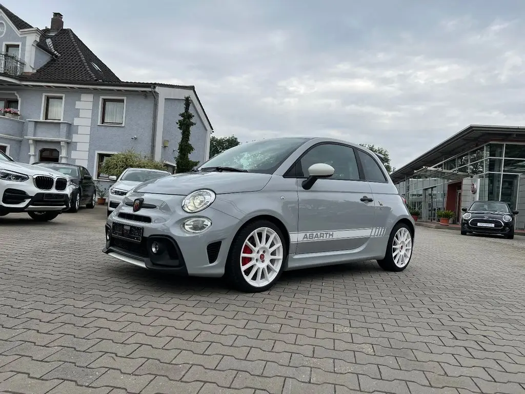 Photo 1 : Abarth 695 2022 Essence