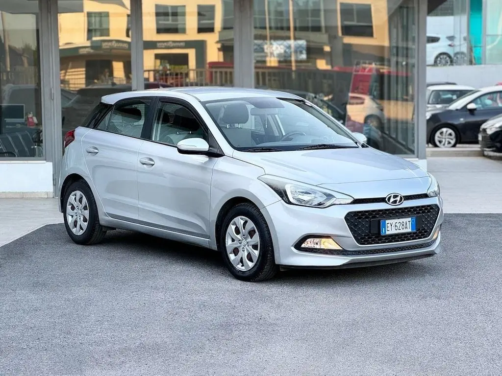 Photo 1 : Hyundai I20 2015 Essence