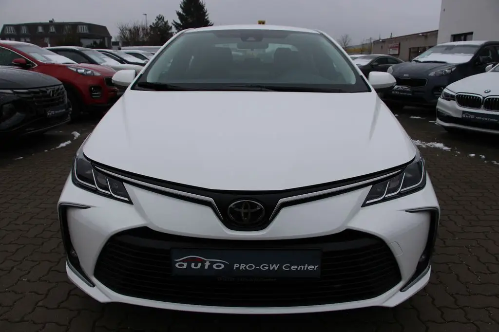 Photo 1 : Toyota Corolla 2021 Petrol