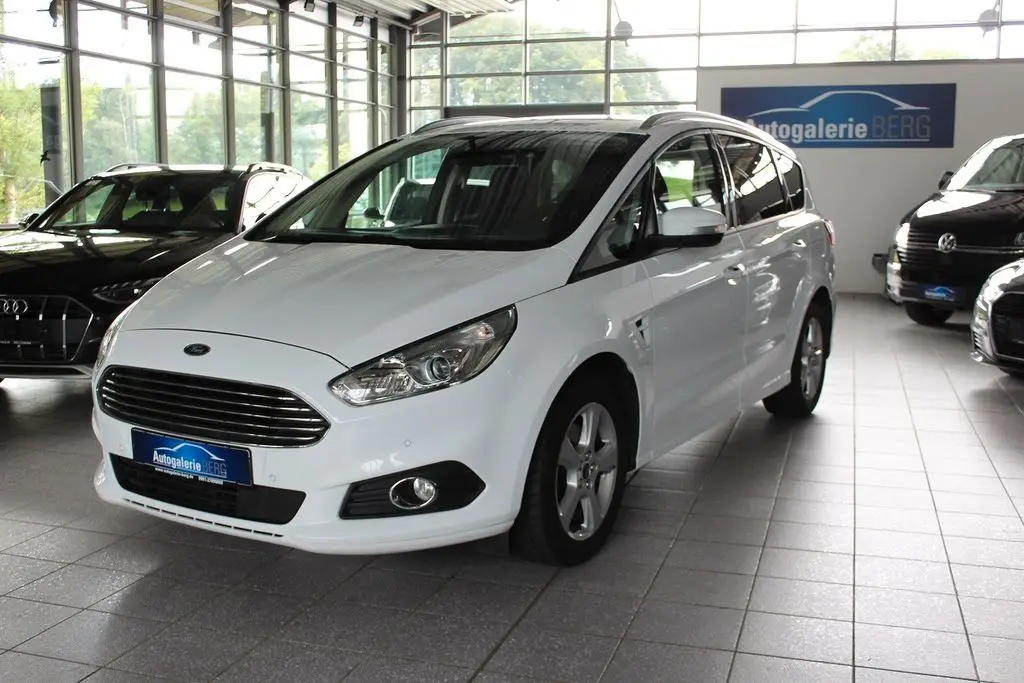 Photo 1 : Ford S-max 2019 Petrol