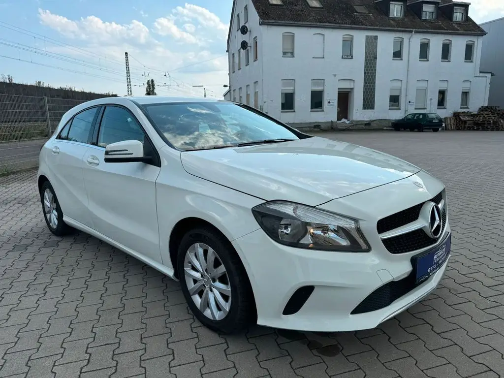 Photo 1 : Mercedes-benz Classe A 2017 Petrol