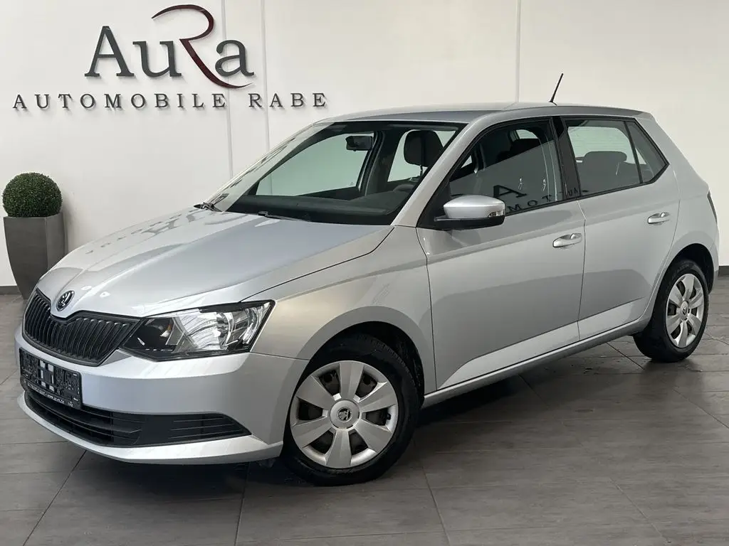 Photo 1 : Skoda Fabia 2016 Petrol