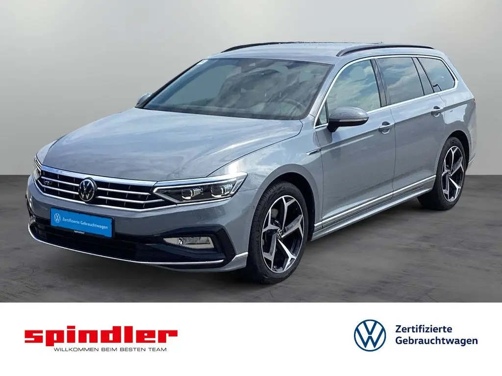 Photo 1 : Volkswagen Passat 2023 Petrol