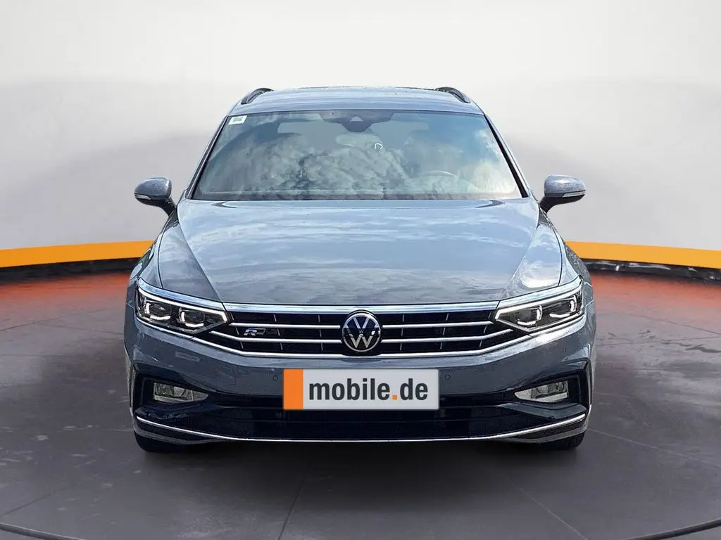 Photo 1 : Volkswagen Passat 2023 Petrol