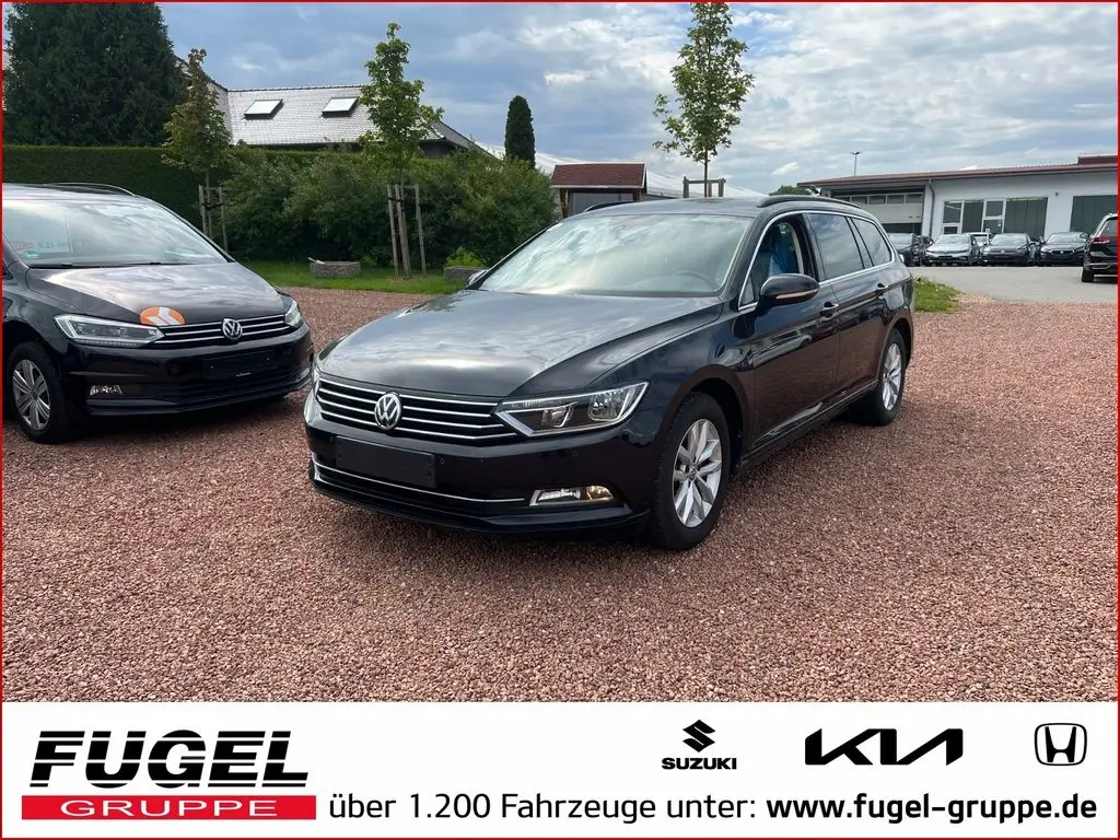 Photo 1 : Volkswagen Passat 2019 Essence