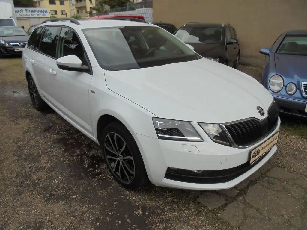 Photo 1 : Skoda Octavia 2019 Petrol