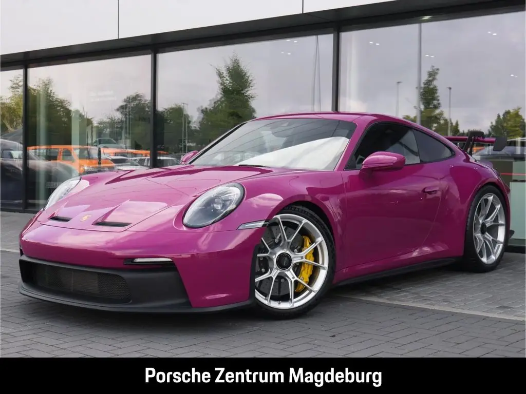 Photo 1 : Porsche 992 2022 Essence