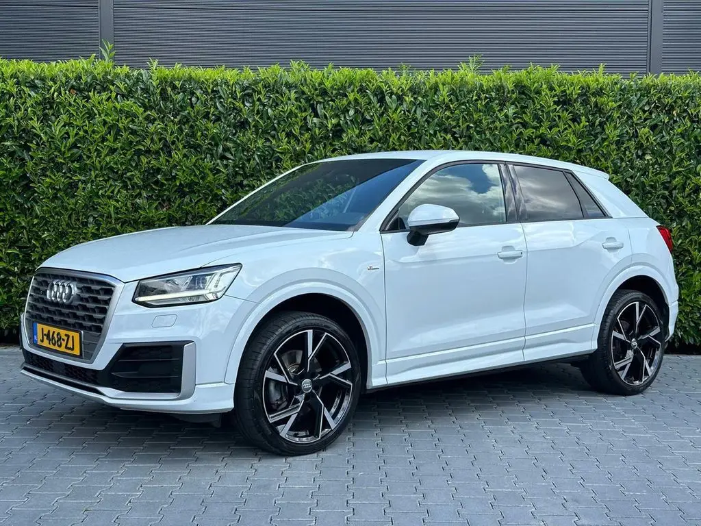 Photo 1 : Audi Q2 2018 Petrol