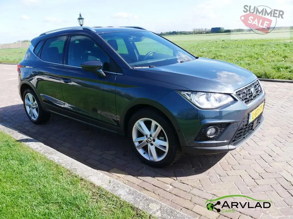 Photo 1 : Seat Arona 2021 Essence