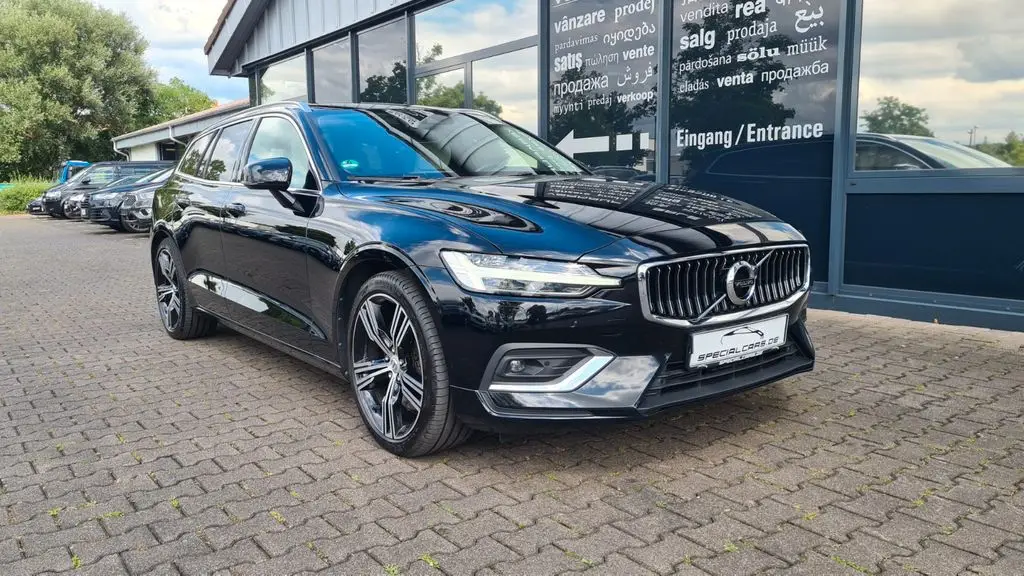 Photo 1 : Volvo V60 2019 Petrol