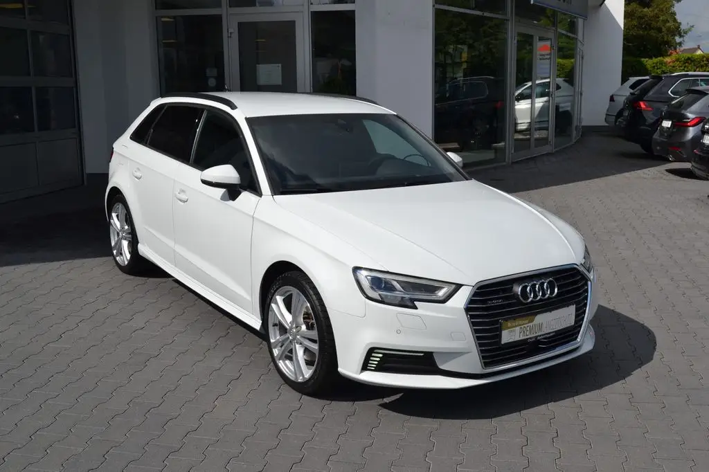 Photo 1 : Audi A3 2020 Hybrid