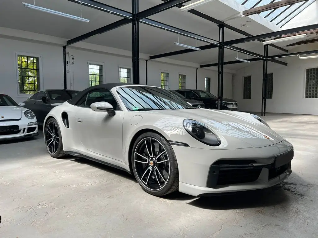 Photo 1 : Porsche 992 2023 Petrol