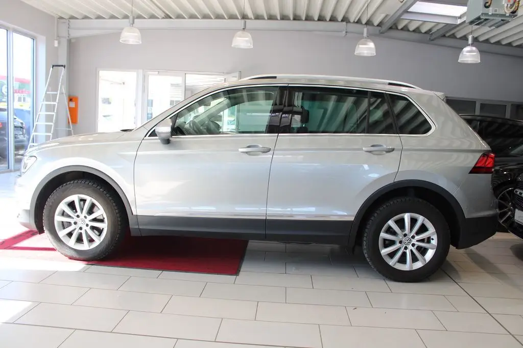 Photo 1 : Volkswagen Tiguan 2019 Essence