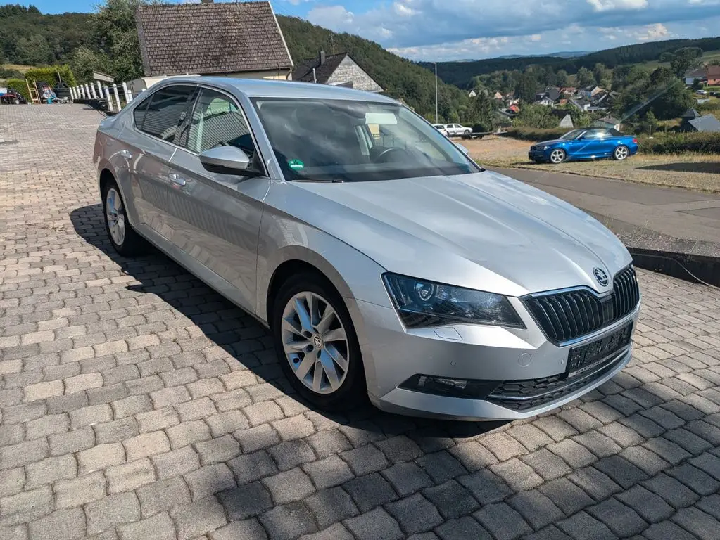 Photo 1 : Skoda Superb 2017 Diesel